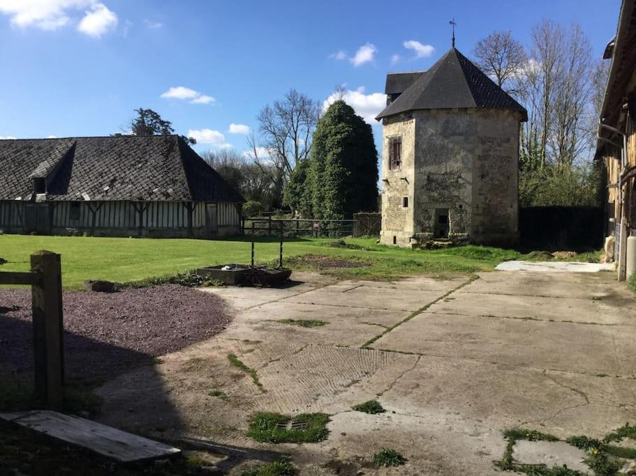 La Ferme Du Chateau Fauguernon Exterior photo
