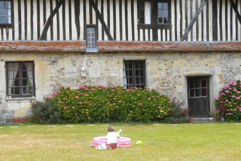 La Ferme Du Chateau Fauguernon Exterior photo